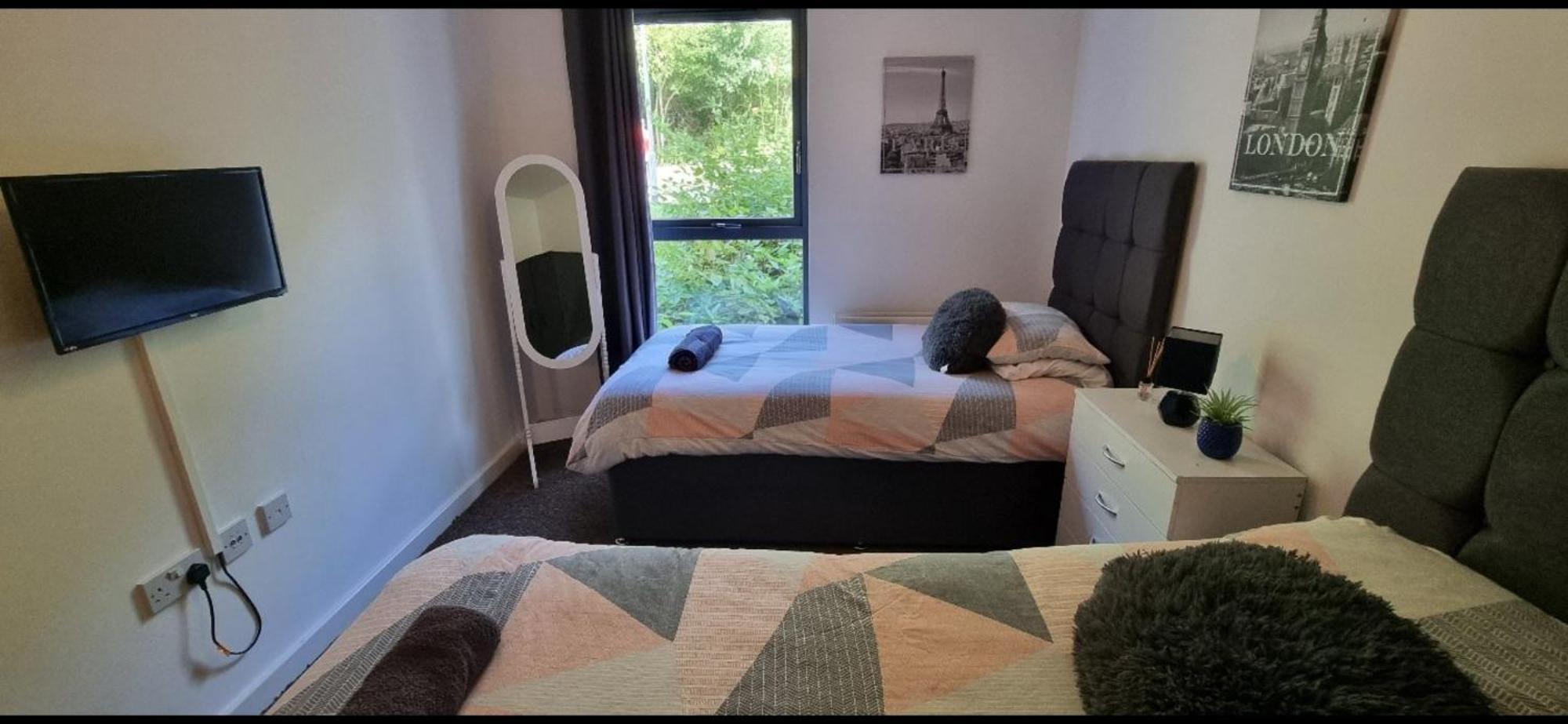 Brentwood Town Retreat - Large 2 Bedroom Apartment מראה חיצוני תמונה