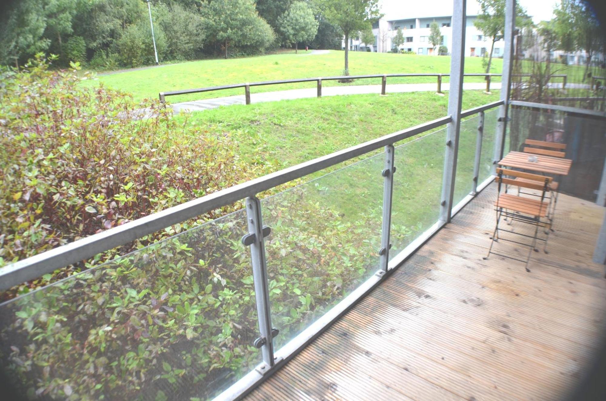 Brentwood Town Retreat - Large 2 Bedroom Apartment מראה חיצוני תמונה