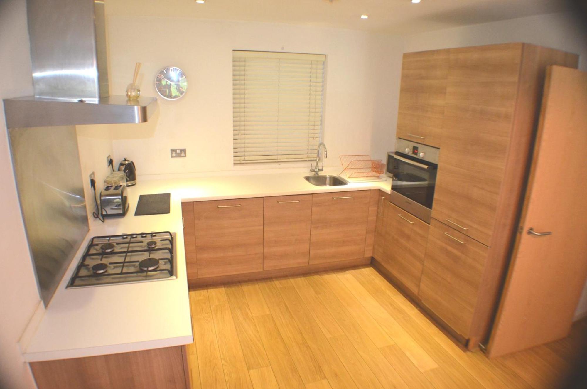 Brentwood Town Retreat - Large 2 Bedroom Apartment מראה חיצוני תמונה