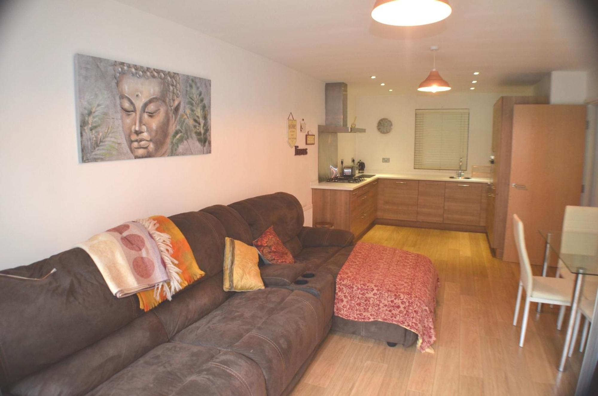 Brentwood Town Retreat - Large 2 Bedroom Apartment מראה חיצוני תמונה